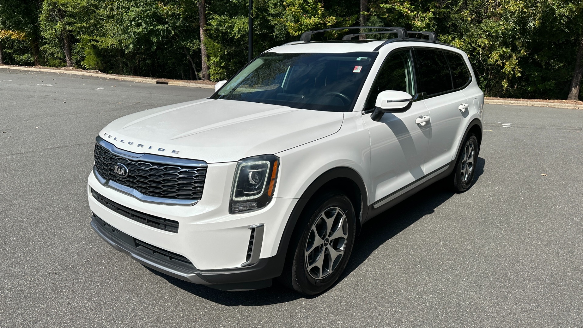 Used 2020 Kia Telluride EX / LEATHER / SAFETY FEATURES / 3RD ROW / SUNSHADES for sale Sold at Formula Imports in Charlotte NC 28227 5