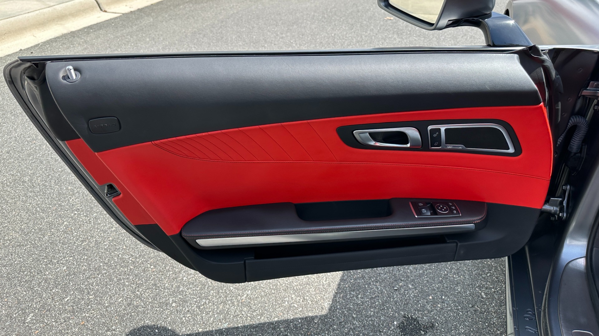 Used 2019 Mercedes-Benz AMG GT AMG GT C / DESIGNO PAINT / DESIGNO INTERIOR / ROADSTER / V8 for sale Sold at Formula Imports in Charlotte NC 28227 10