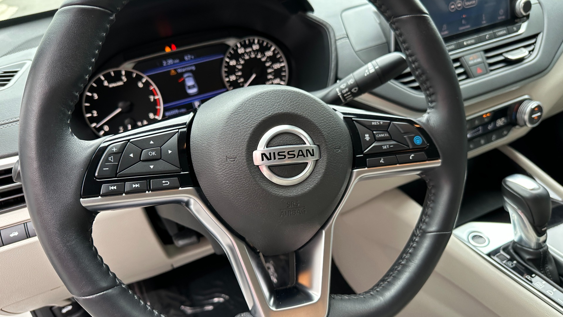 Used 2020 Nissan Altima 2.5 SV / SUNROOF / BACKUP CAMERA / BLINDSPOT / CLOTH for sale $17,999 at Formula Imports in Charlotte NC 28227 16