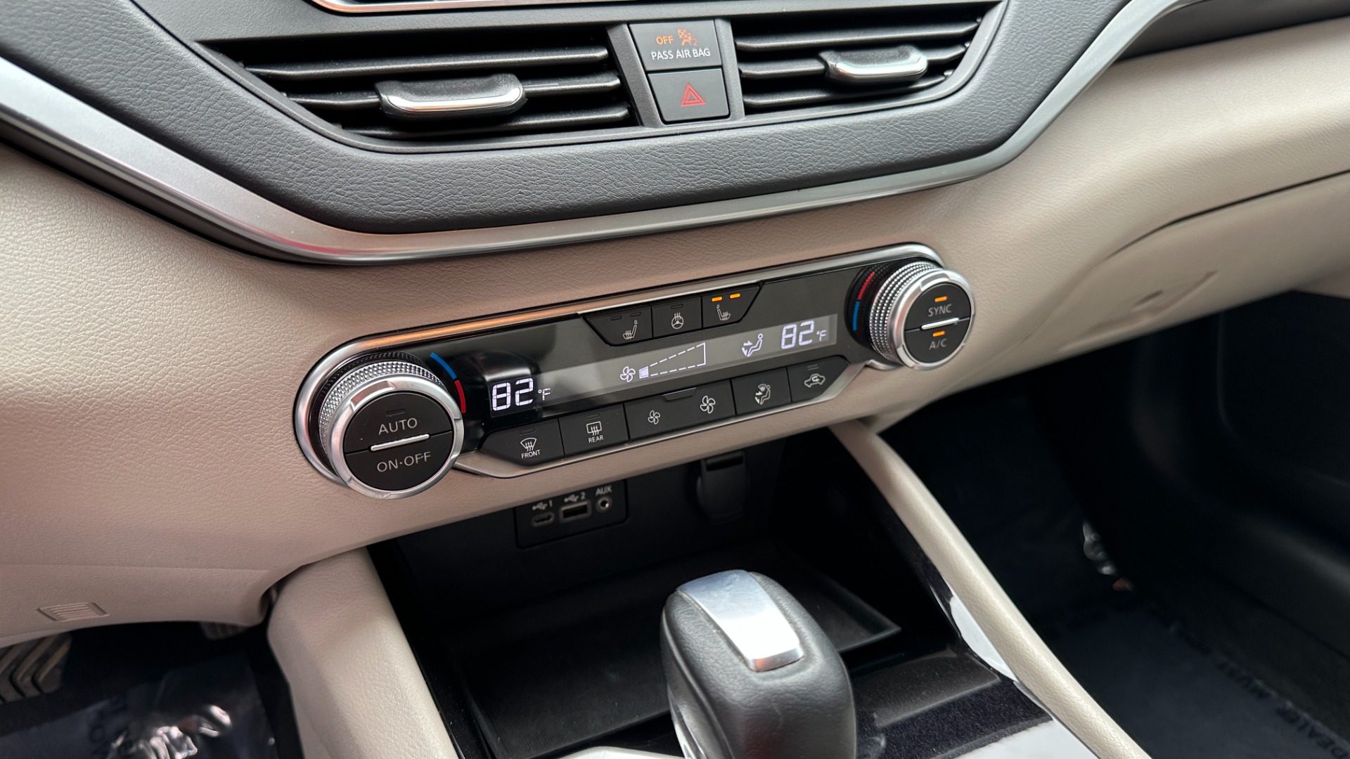 Used 2020 Nissan Altima 2.5 SV / SUNROOF / BACKUP CAMERA / BLINDSPOT / CLOTH for sale $17,999 at Formula Imports in Charlotte NC 28227 19