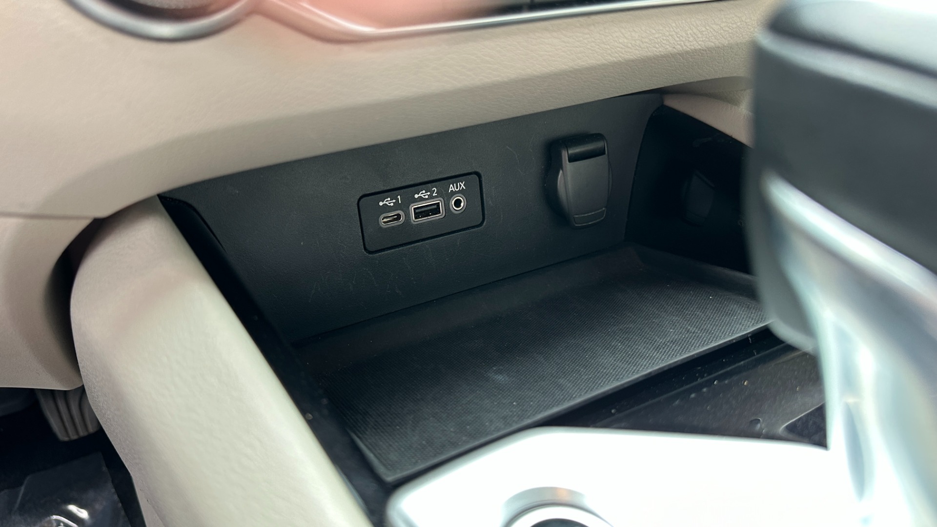 Used 2020 Nissan Altima 2.5 SV / SUNROOF / BACKUP CAMERA / BLINDSPOT / CLOTH for sale $17,999 at Formula Imports in Charlotte NC 28227 20