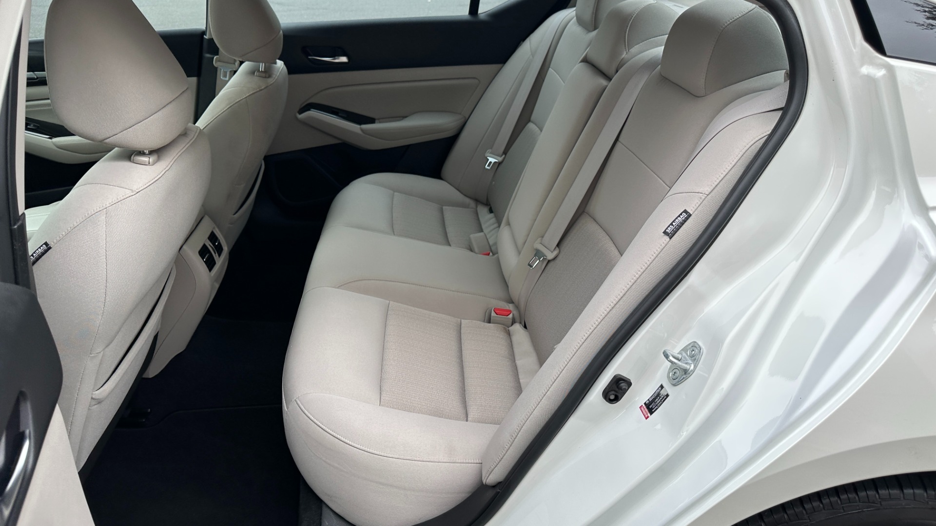 Used 2020 Nissan Altima 2.5 SV / SUNROOF / BACKUP CAMERA / BLINDSPOT / CLOTH for sale $17,999 at Formula Imports in Charlotte NC 28227 25