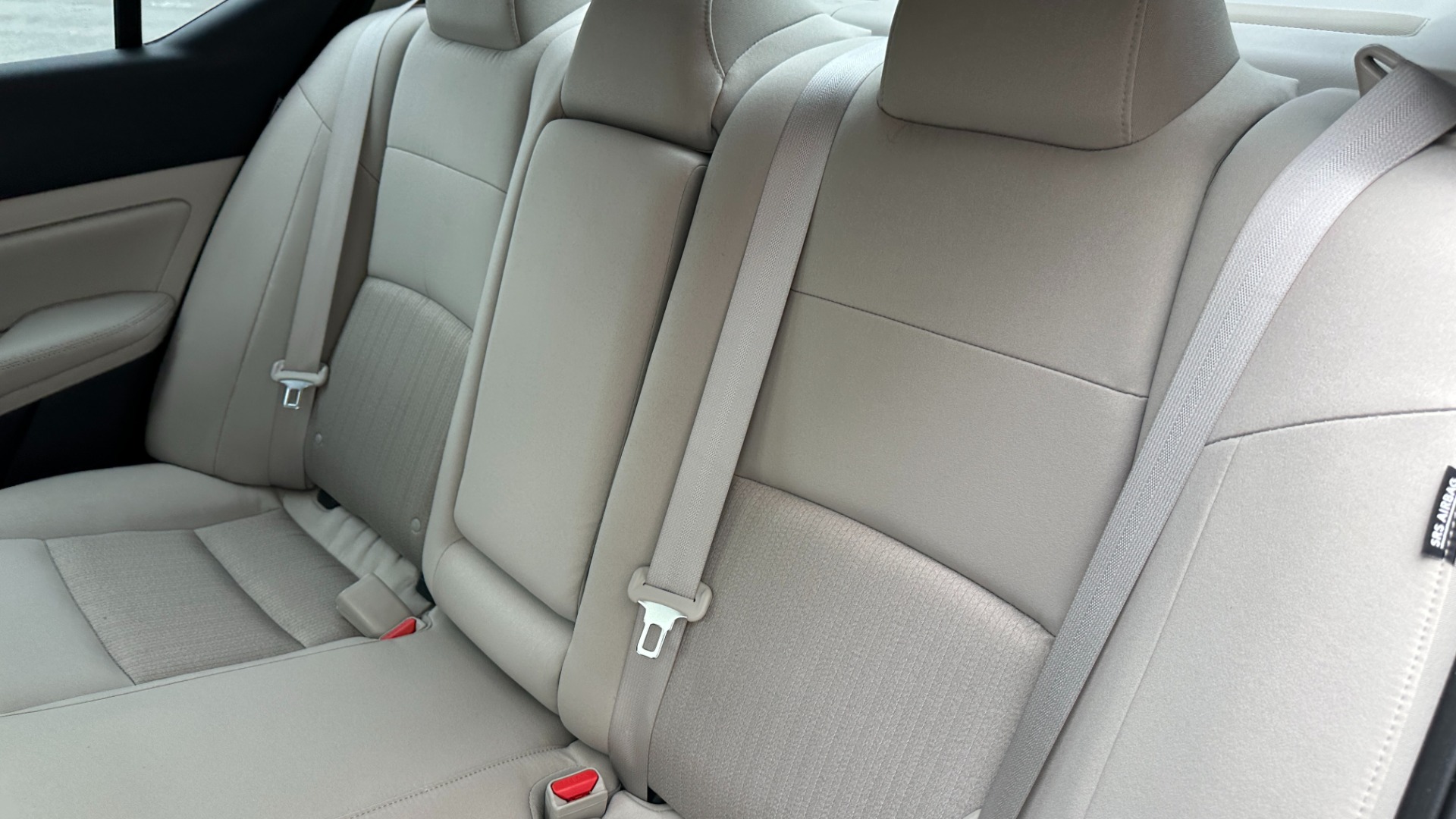 Used 2020 Nissan Altima 2.5 SV / SUNROOF / BACKUP CAMERA / BLINDSPOT / CLOTH for sale $17,999 at Formula Imports in Charlotte NC 28227 26