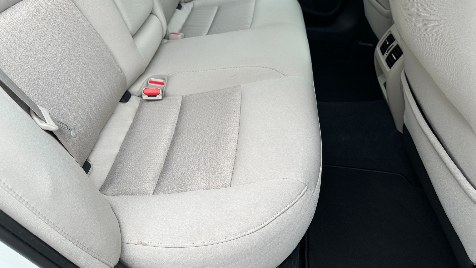 Used 2020 Nissan Altima 2.5 SV / SUNROOF / BACKUP CAMERA / BLINDSPOT / CLOTH for sale $17,999 at Formula Imports in Charlotte NC 28227 32