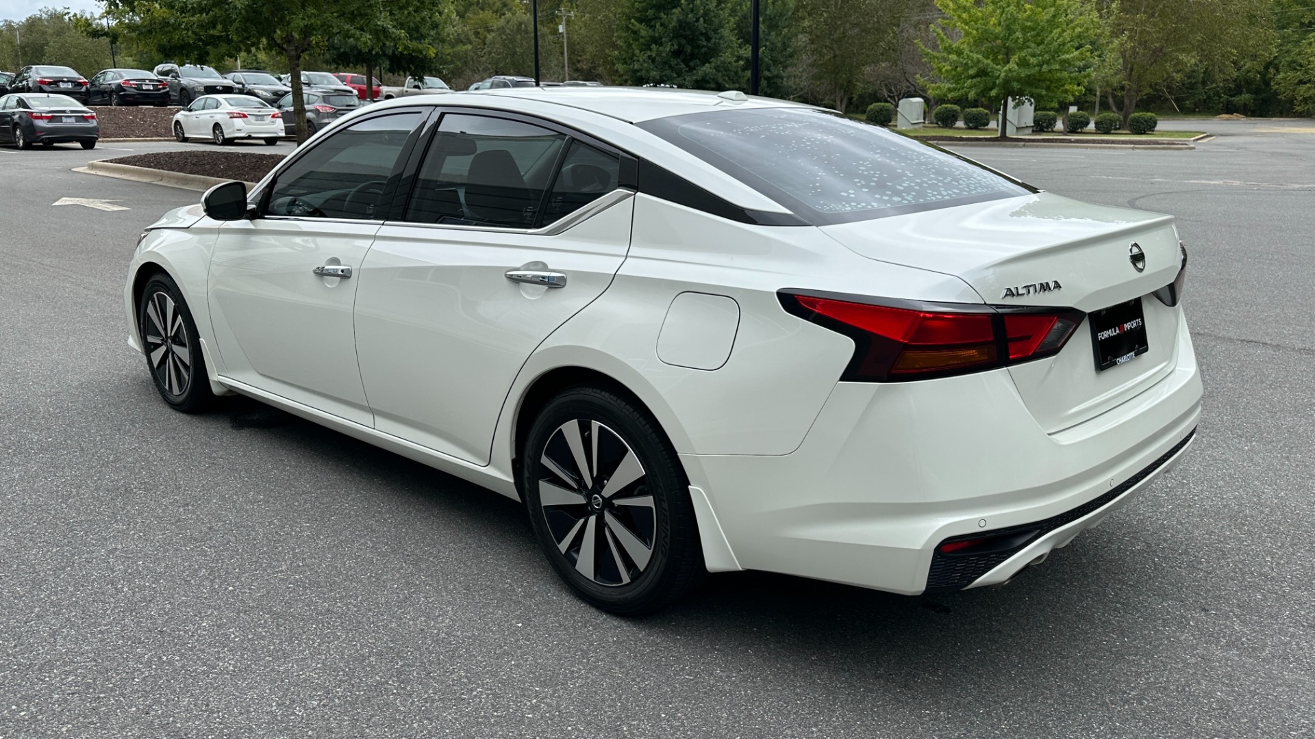 Used 2020 Nissan Altima 2.5 SV / SUNROOF / BACKUP CAMERA / BLINDSPOT / CLOTH for sale $17,999 at Formula Imports in Charlotte NC 28227 4