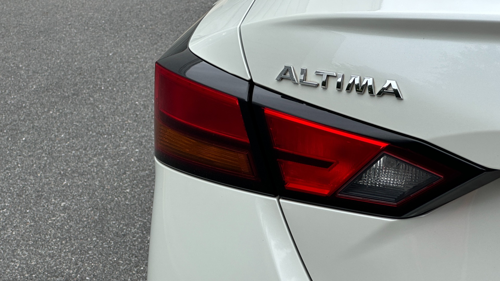 Used 2020 Nissan Altima 2.5 SV / SUNROOF / BACKUP CAMERA / BLINDSPOT / CLOTH for sale $17,999 at Formula Imports in Charlotte NC 28227 45
