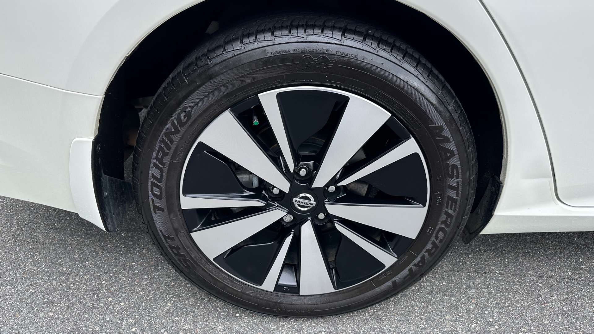 Used 2020 Nissan Altima 2.5 SV / SUNROOF / BACKUP CAMERA / BLINDSPOT / CLOTH for sale $17,999 at Formula Imports in Charlotte NC 28227 48