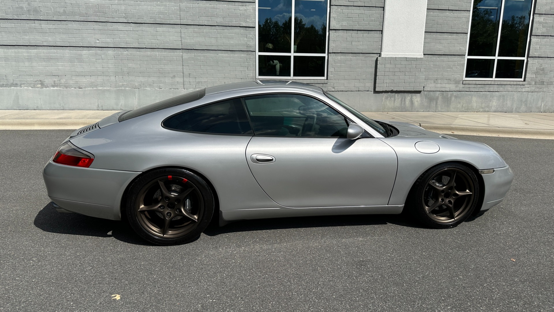Used 1999 Porsche 911 Carrera 6SPEED / UPGRADED EXHAUST / SUSPENSION REFRESH / SERVICE RECORDS for sale $22,200 at Formula Imports in Charlotte NC 28227 6