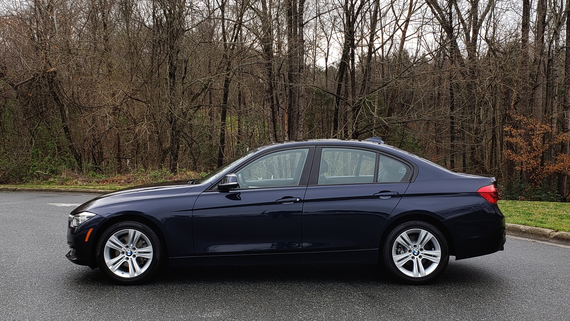 Used 2016 BMW 3 SERIES 328I PREMIUM PKG / DRVR ASST / SUNROOF / PARK ASST for sale Sold at Formula Imports in Charlotte NC 28227 2