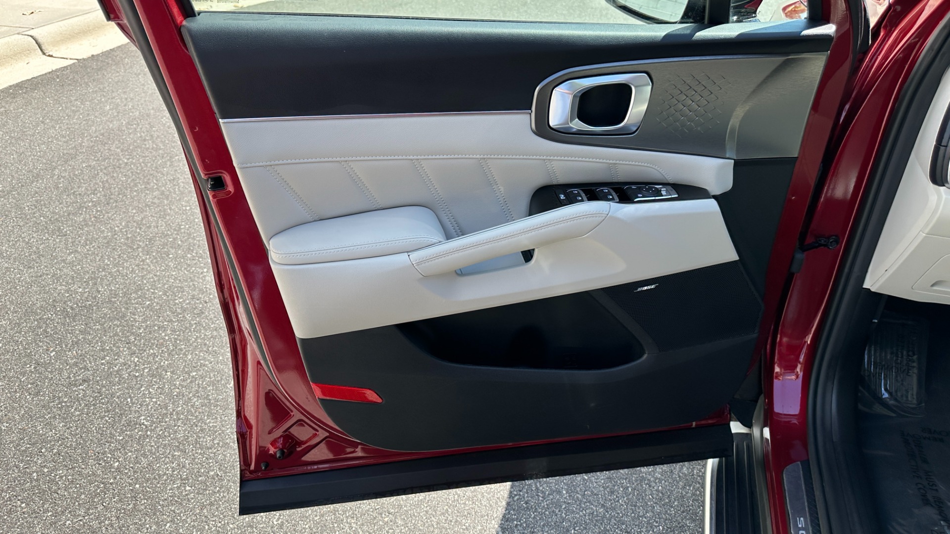 Used 2021 Kia Sorento SX PRESTIGE / LOADED / 3 ROW / LEATHER / PANORAMIC ROOF for sale $33,900 at Formula Imports in Charlotte NC 28227 10