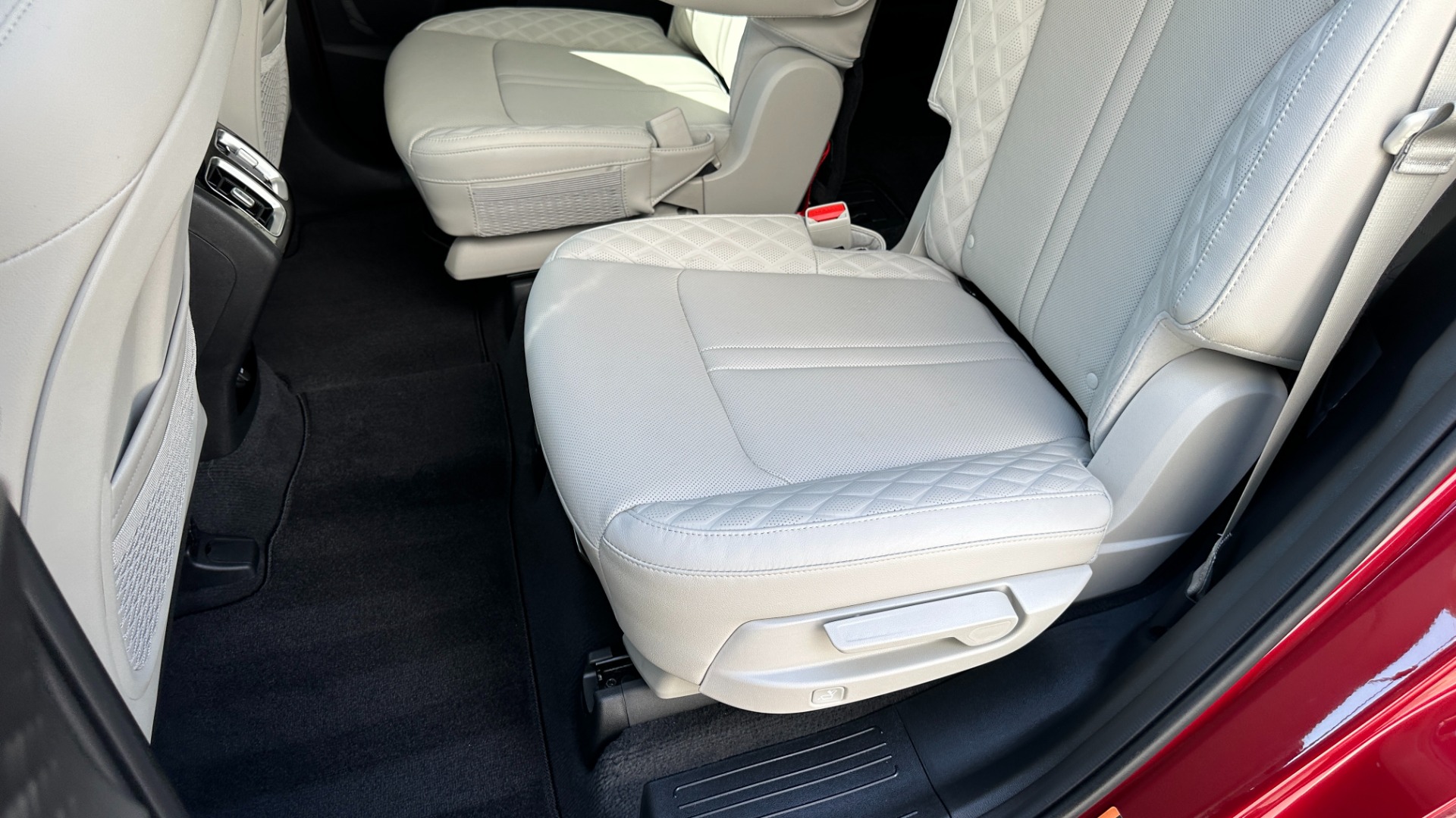 Used 2021 Kia Sorento SX PRESTIGE / LOADED / 3 ROW / LEATHER / PANORAMIC ROOF for sale $33,900 at Formula Imports in Charlotte NC 28227 26