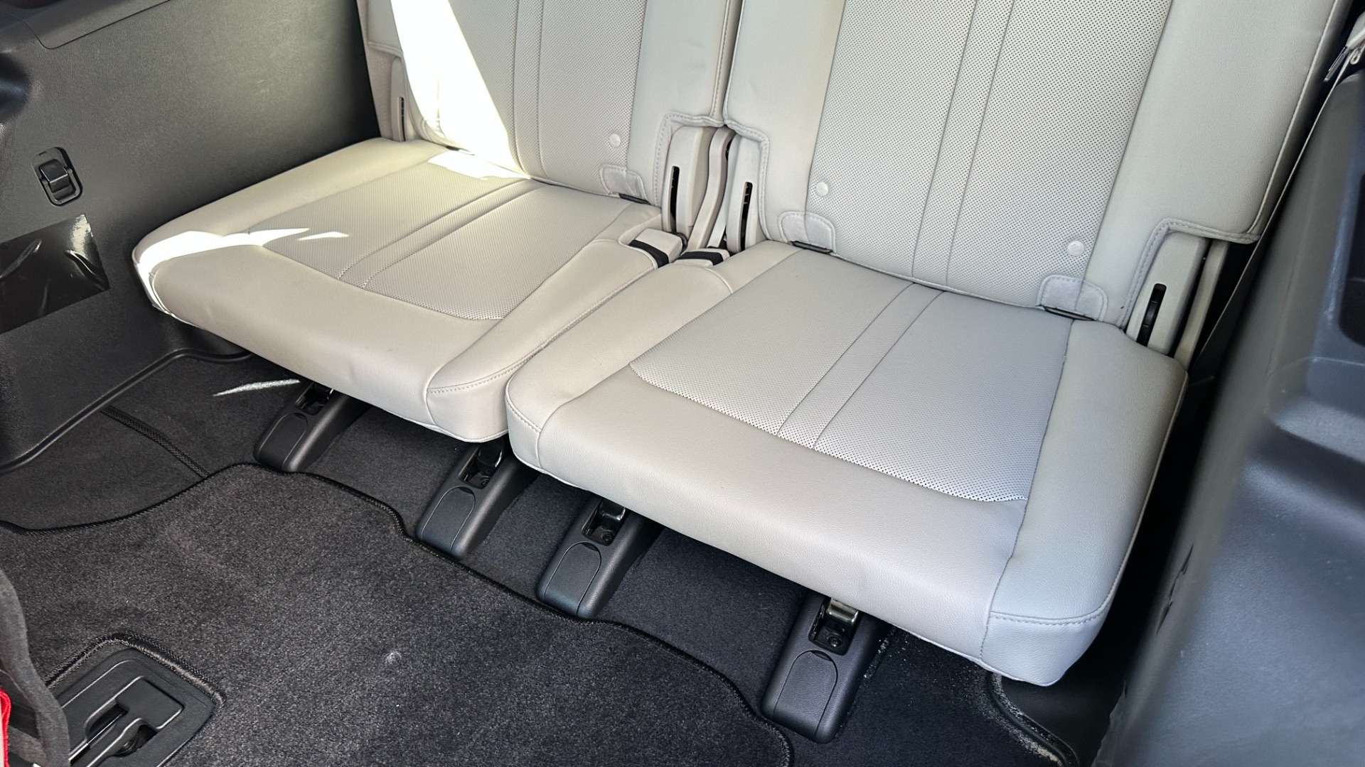 Used 2021 Kia Sorento SX PRESTIGE / LOADED / 3 ROW / LEATHER / PANORAMIC ROOF for sale $33,900 at Formula Imports in Charlotte NC 28227 28