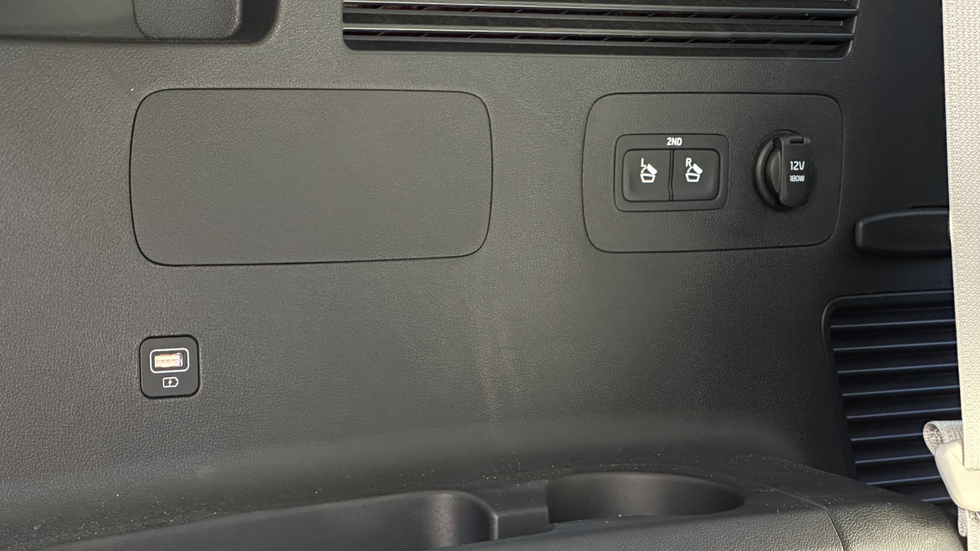 Used 2021 Kia Sorento SX PRESTIGE / LOADED / 3 ROW / LEATHER / PANORAMIC ROOF for sale $33,900 at Formula Imports in Charlotte NC 28227 29