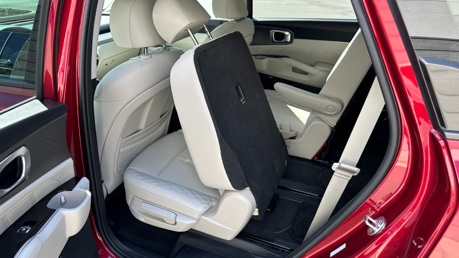 Used 2021 Kia Sorento SX PRESTIGE / LOADED / 3 ROW / LEATHER / PANORAMIC ROOF for sale $33,900 at Formula Imports in Charlotte NC 28227 30
