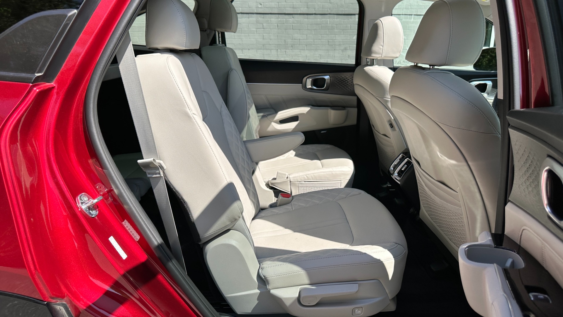 Used 2021 Kia Sorento SX PRESTIGE / LOADED / 3 ROW / LEATHER / PANORAMIC ROOF for sale $33,900 at Formula Imports in Charlotte NC 28227 34