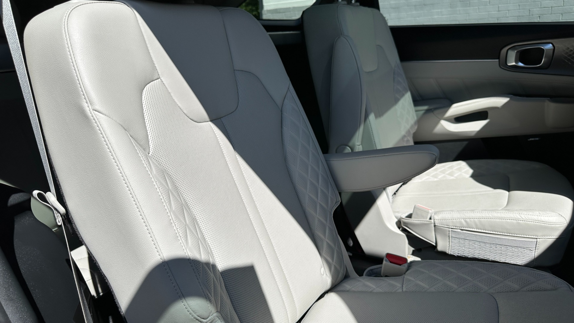 Used 2021 Kia Sorento SX PRESTIGE / LOADED / 3 ROW / LEATHER / PANORAMIC ROOF for sale $33,900 at Formula Imports in Charlotte NC 28227 35