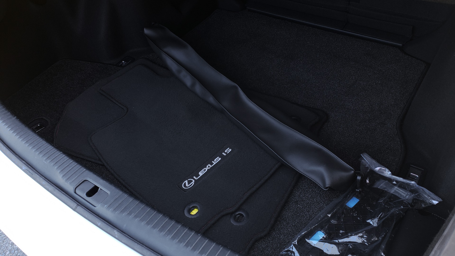 Used 2017 Lexus IS 200T F-SPORT / SUNROOF / REARVIEW / VENT SEATS for sale Sold at Formula Imports in Charlotte NC 28227 16