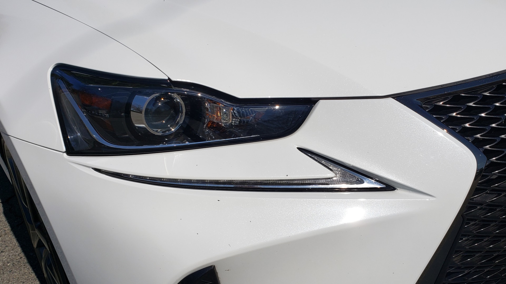 Used 2017 Lexus IS 200T F-SPORT / SUNROOF / REARVIEW / VENT SEATS for sale Sold at Formula Imports in Charlotte NC 28227 18