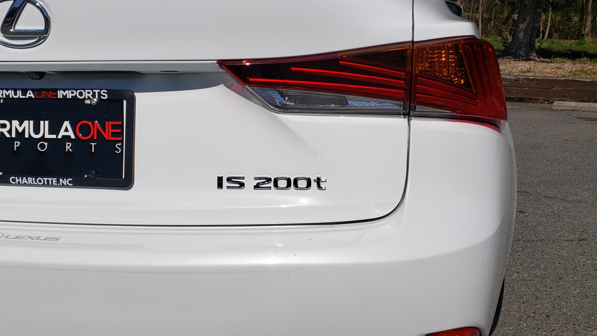 Used 2017 Lexus IS 200T F-SPORT / SUNROOF / REARVIEW / VENT SEATS for sale Sold at Formula Imports in Charlotte NC 28227 25