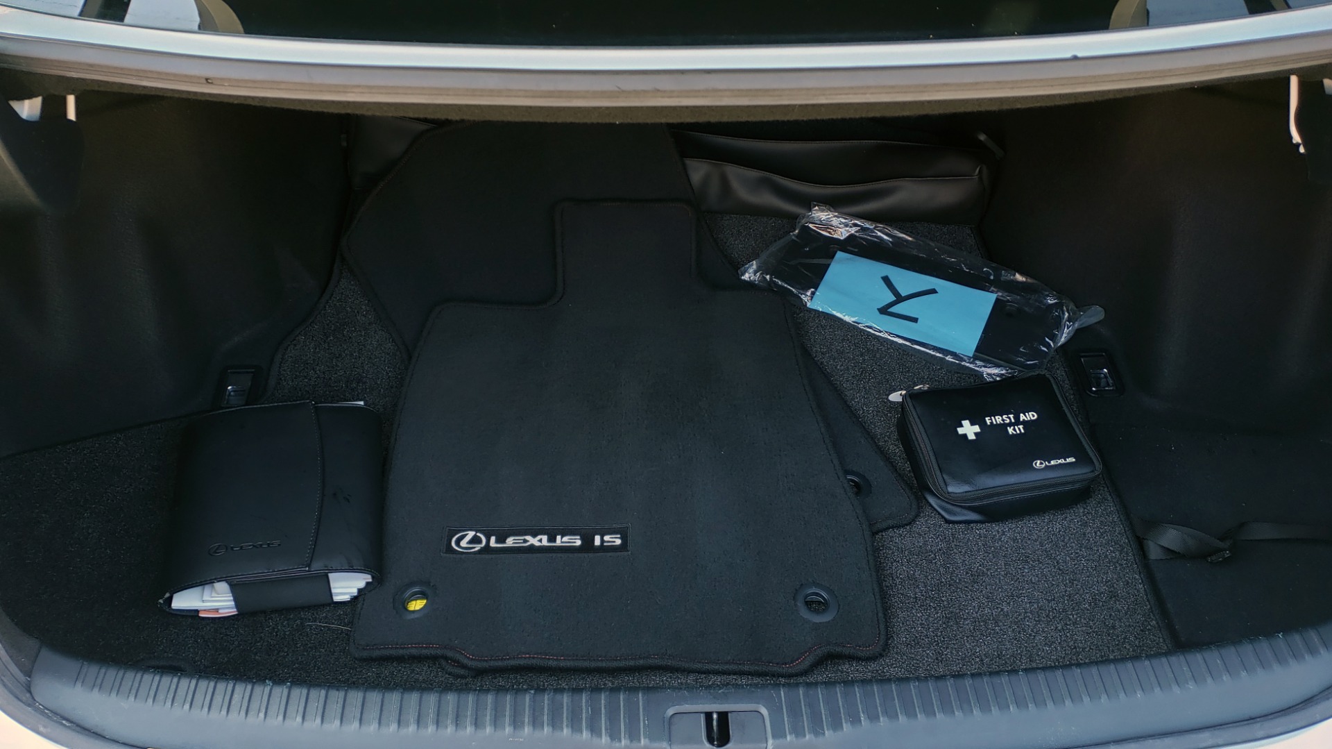 Used 2017 Lexus IS 200T F-SPORT / SUNROOF / REARVIEW / VENT SEATS for sale Sold at Formula Imports in Charlotte NC 28227 71