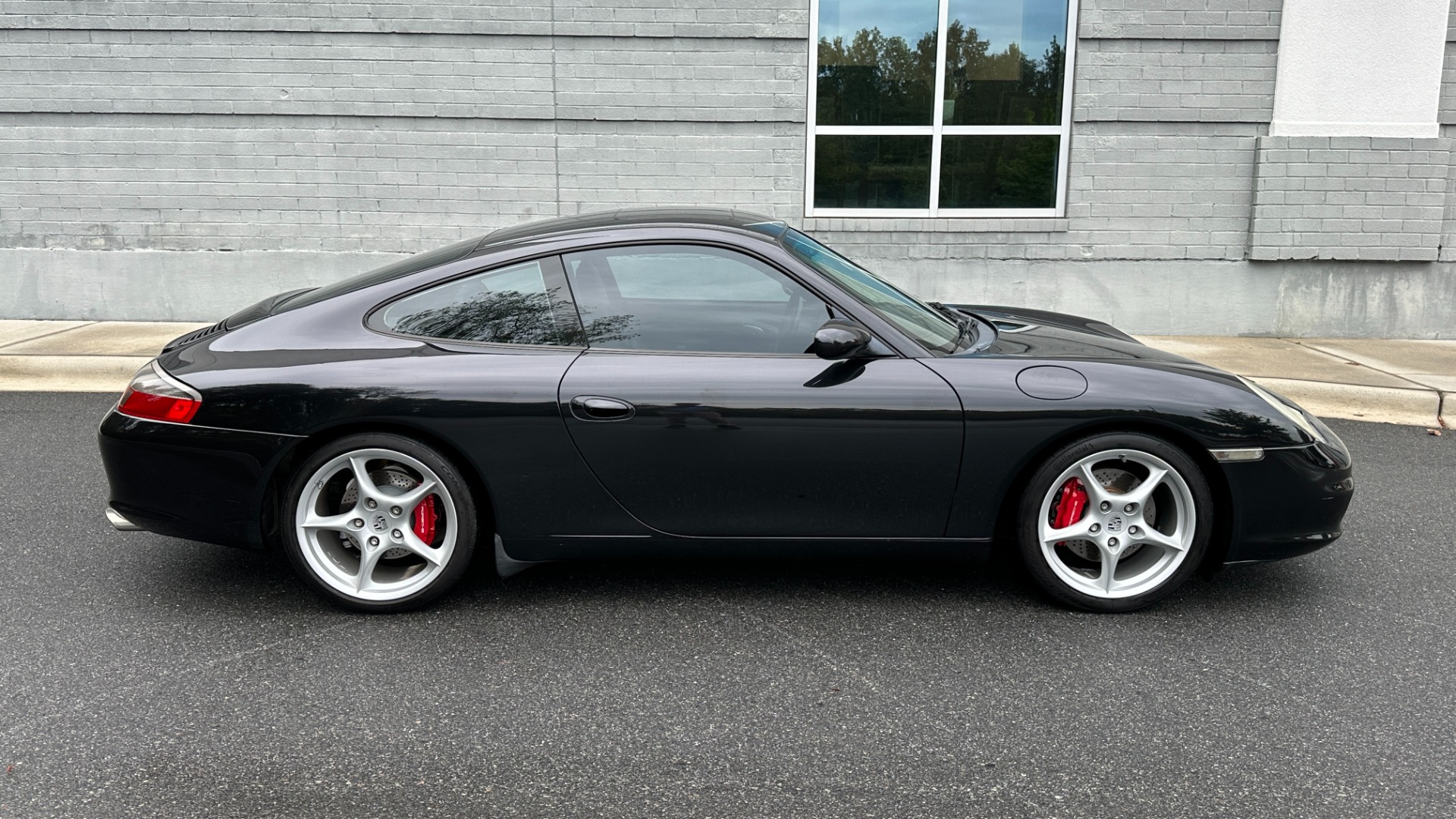 Used 2003 Porsche 911 Carrera 6 SPEED / LEATHER SPORT SEATS / SPORT EXHAUST / RIGID CHASSIS TUNING for sale $34,000 at Formula Imports in Charlotte NC 28227 3