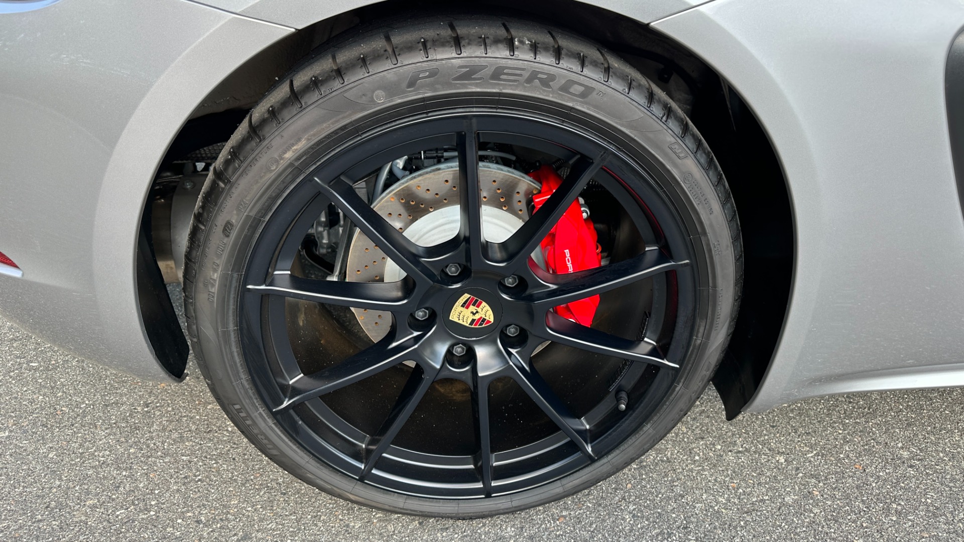 Used 2023 Porsche 718 Cayman GTS 4.0 / 6 SPEED / SPORT SEATS / SPORT DESIGN / CARBON FIBER for sale Sold at Formula Imports in Charlotte NC 28227 37