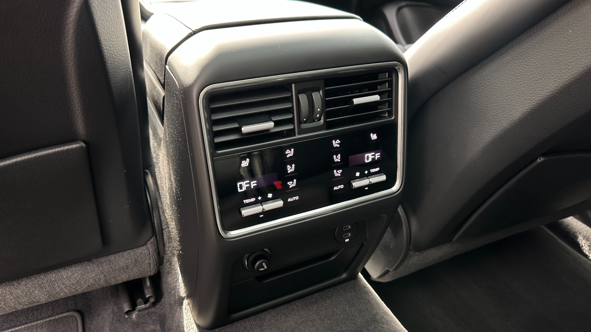 Used 2023 Porsche Cayenne GTS / PREMIUM PLUS / MASSAGE / ASSISTANCE PACKAGE for sale Sold at Formula Imports in Charlotte NC 28227 27