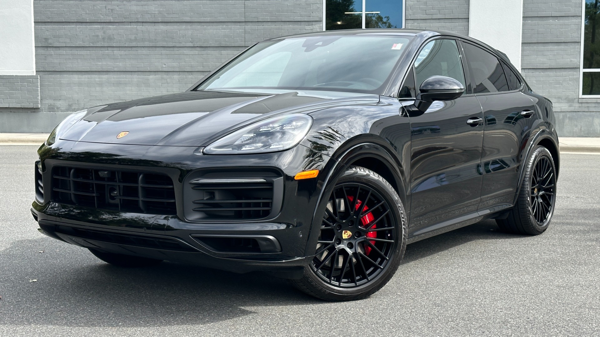 Used 2023 Porsche Cayenne GTS / PREMIUM PLUS / MASSAGE / ASSISTANCE PACKAGE for sale $129,495 at Formula Imports in Charlotte NC 28227 1