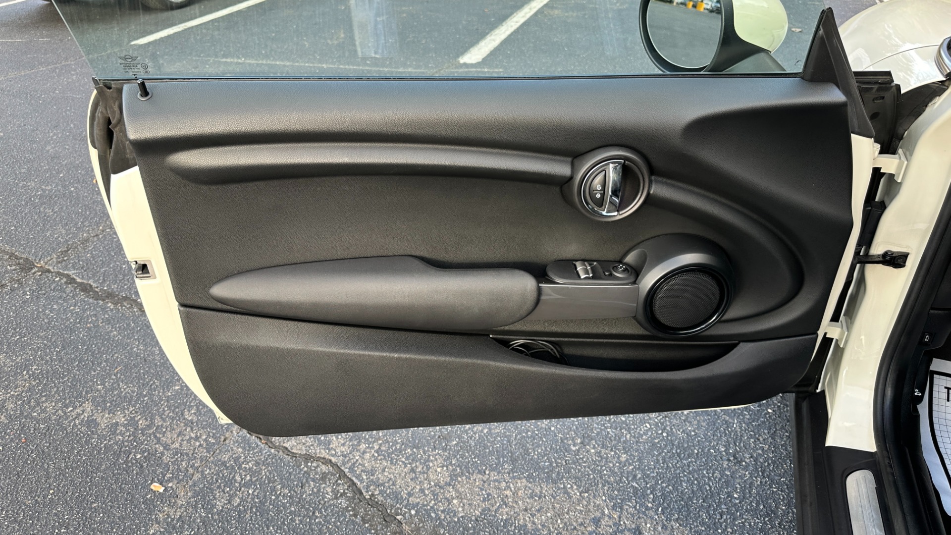 Used 2015 MINI Cooper Hardtop for sale $12,995 at Formula Imports in Charlotte NC 28227 10