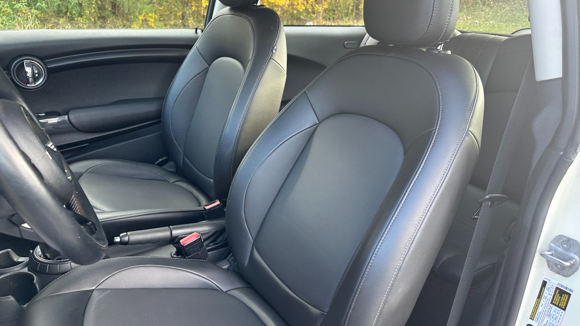 Used 2015 MINI Cooper Hardtop for sale $12,995 at Formula Imports in Charlotte NC 28227 13