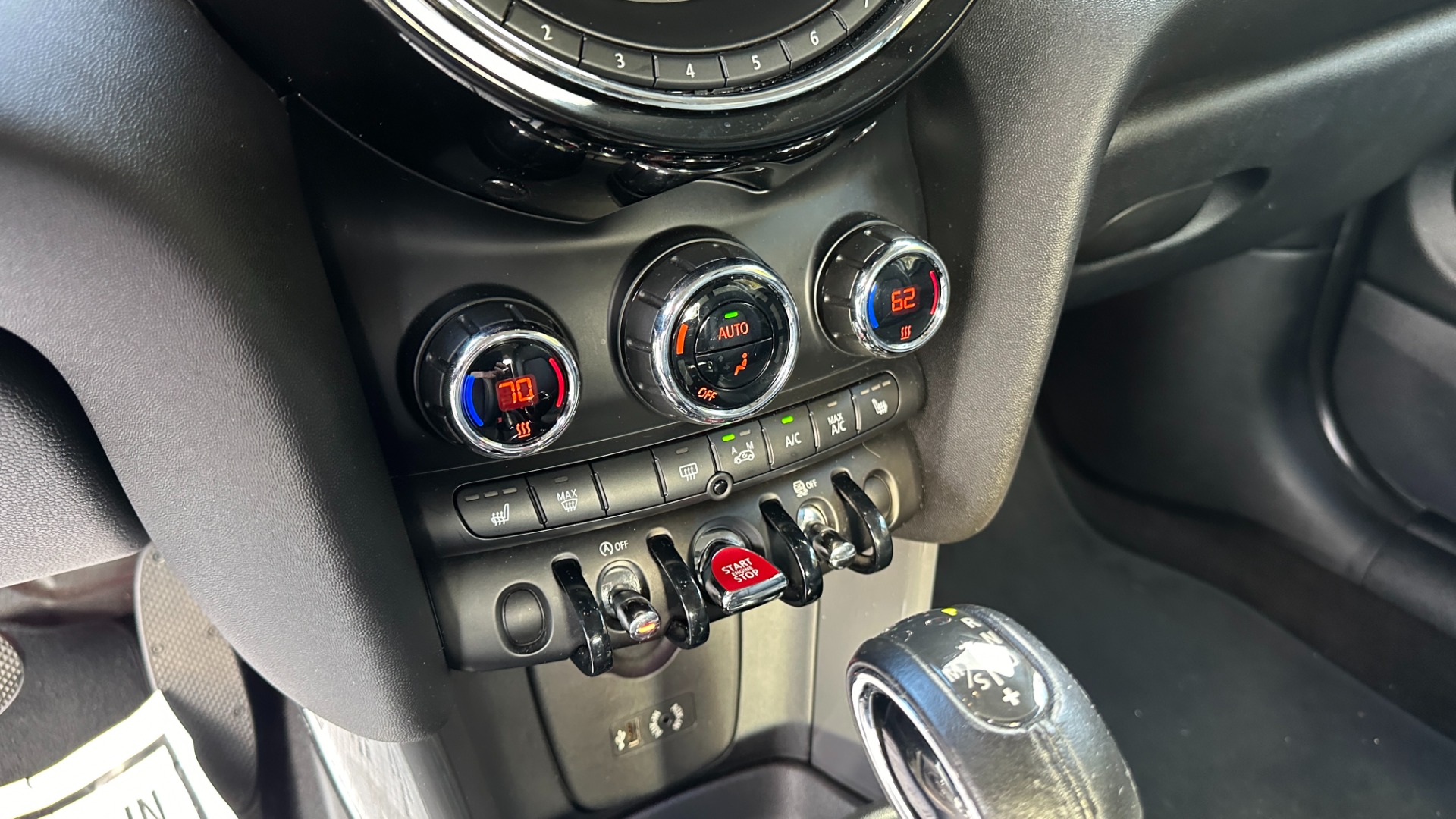 Used 2015 MINI Cooper Hardtop for sale $12,995 at Formula Imports in Charlotte NC 28227 18