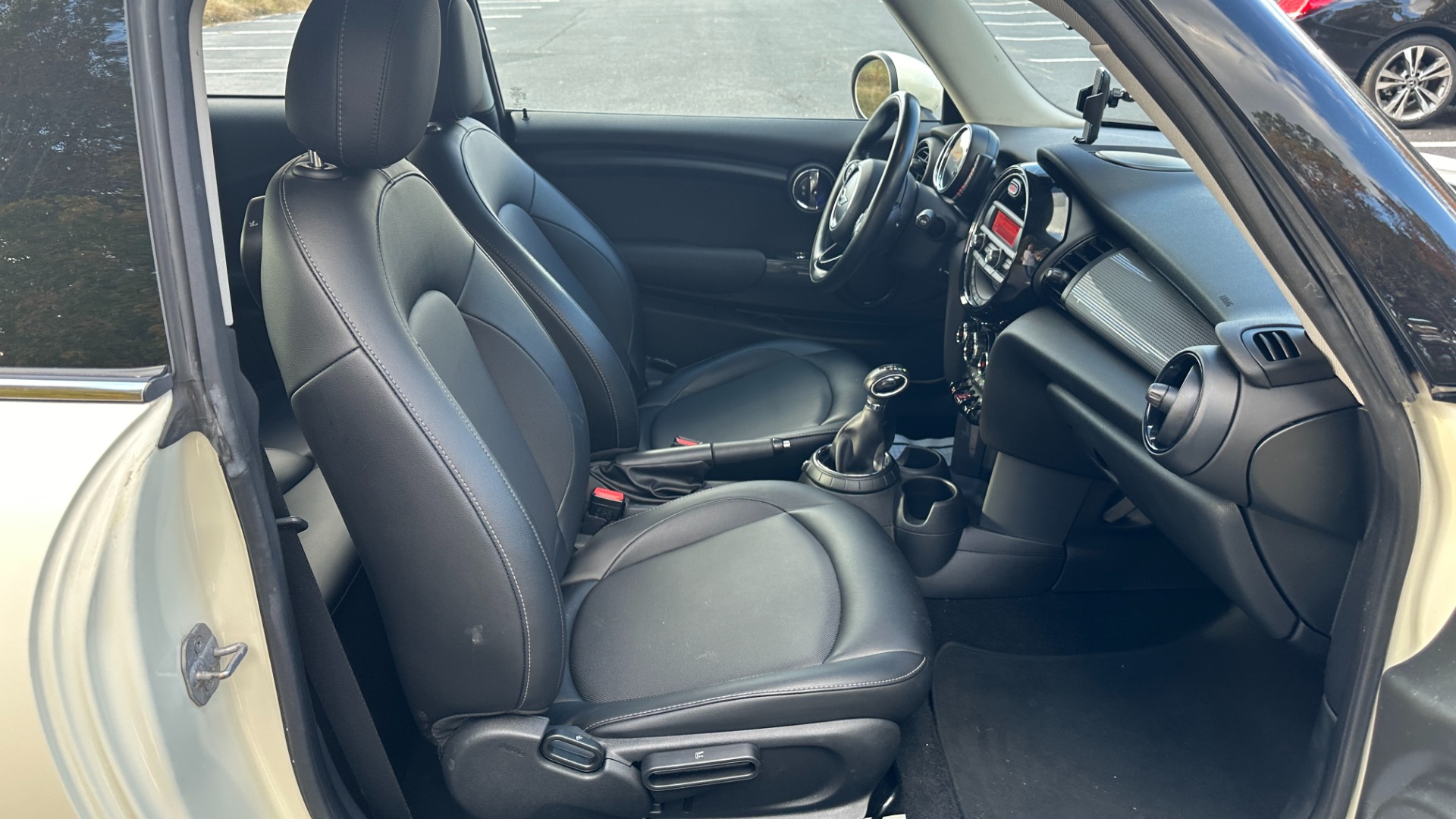 Used 2015 MINI Cooper Hardtop for sale $12,995 at Formula Imports in Charlotte NC 28227 26
