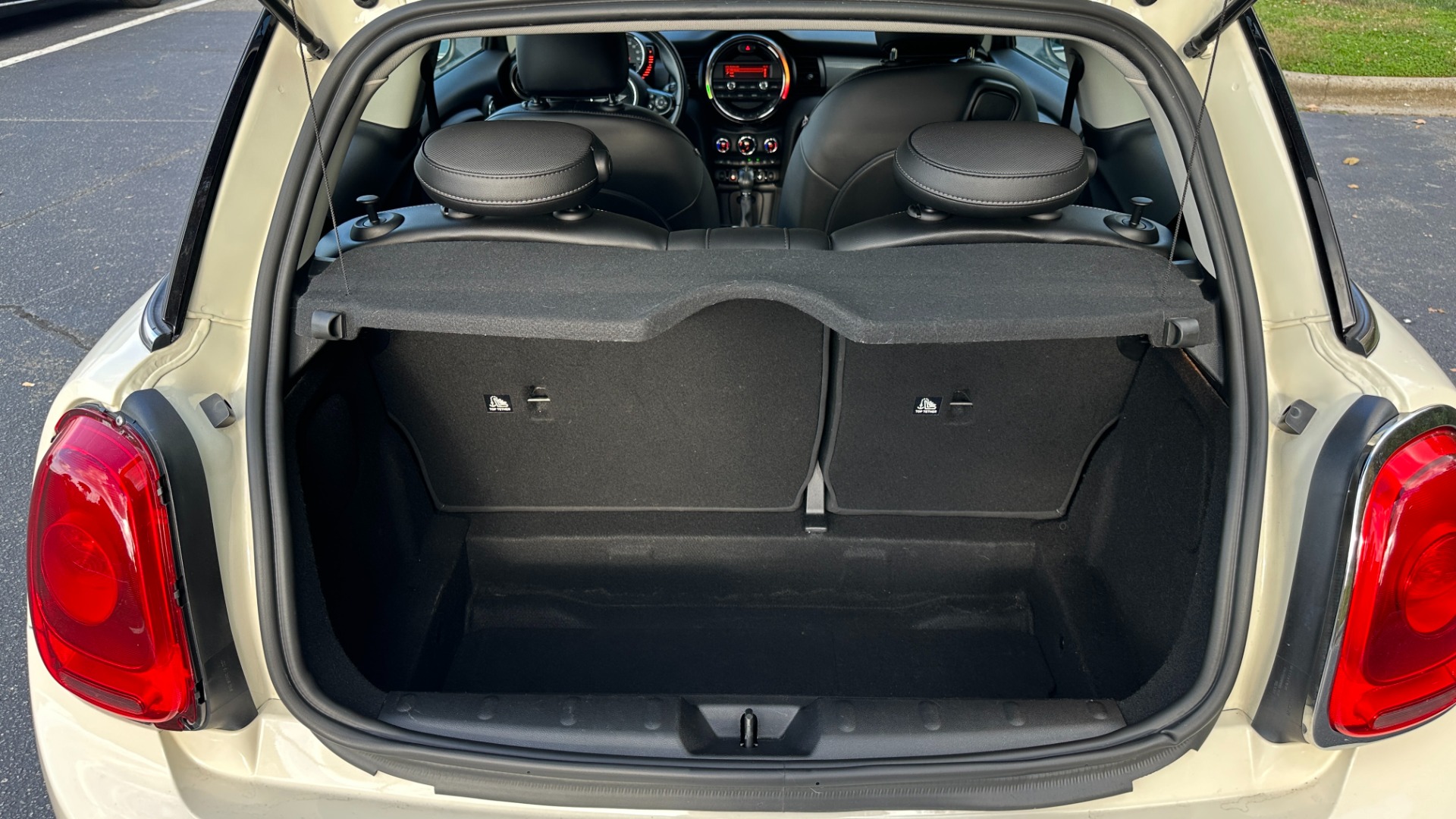 Used 2015 MINI Cooper Hardtop for sale $12,995 at Formula Imports in Charlotte NC 28227 29
