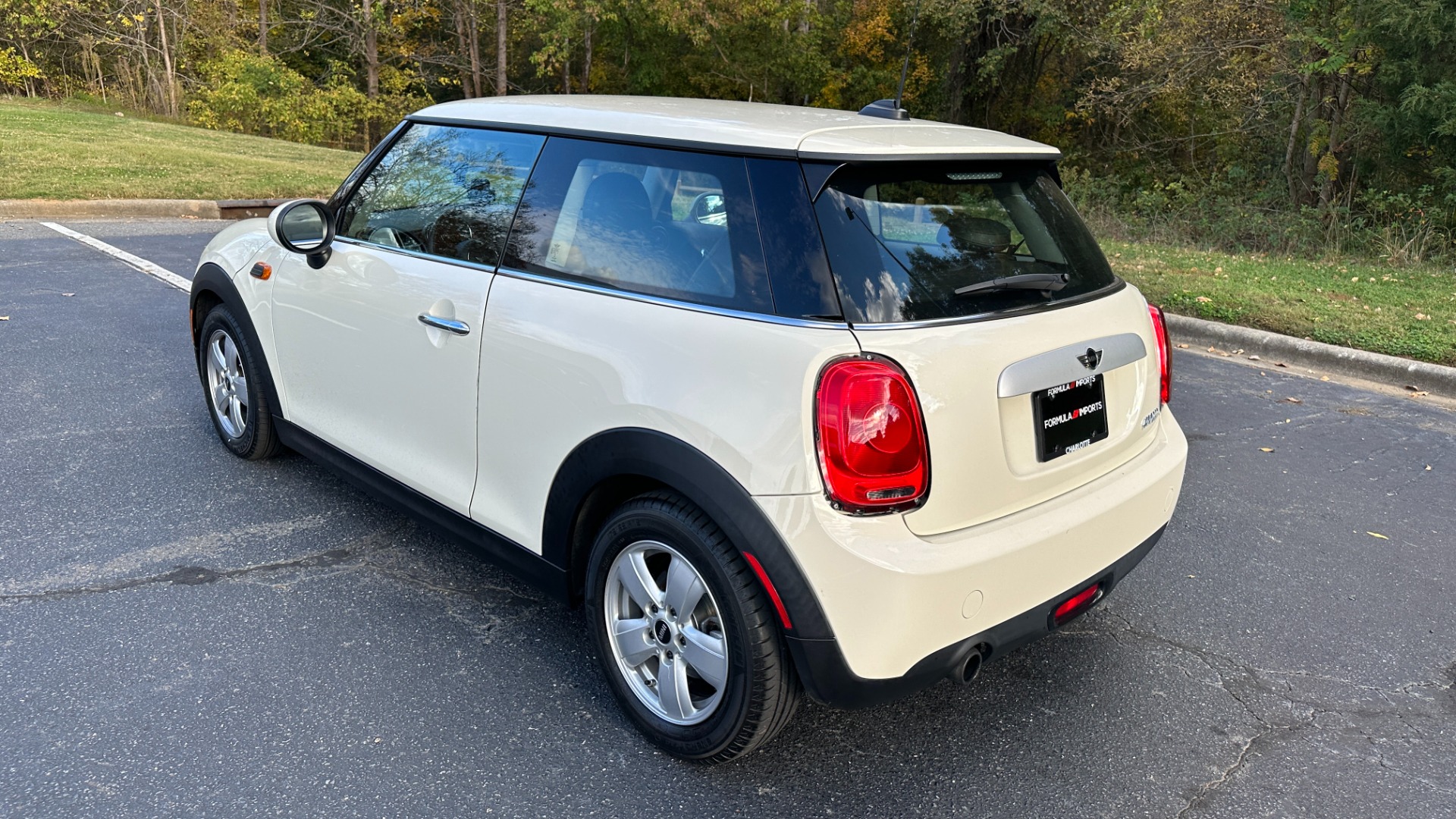 Used 2015 MINI Cooper Hardtop for sale $12,995 at Formula Imports in Charlotte NC 28227 7