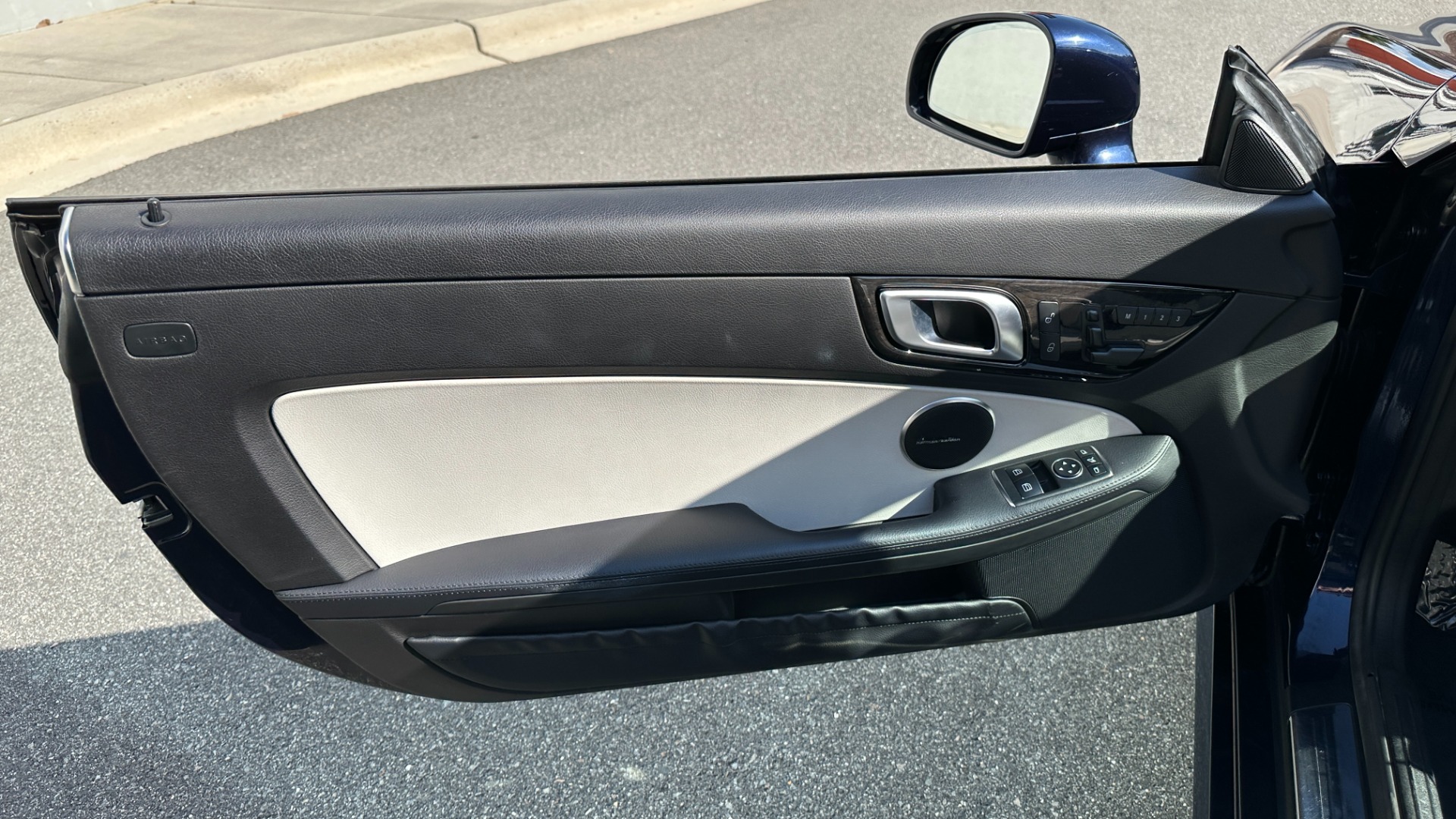 Used 2015 Mercedes-Benz SLK-Class SLK 250 / SPORT / PREMIUM / MAGIC SKY GLASS ROOF / DASH CLOCK for sale $23,495 at Formula Imports in Charlotte NC 28227 10