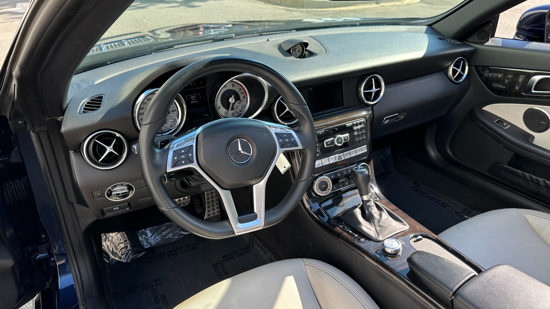 Used 2015 Mercedes-Benz SLK-Class SLK 250 / SPORT / PREMIUM / MAGIC SKY GLASS ROOF / DASH CLOCK for sale $23,495 at Formula Imports in Charlotte NC 28227 11