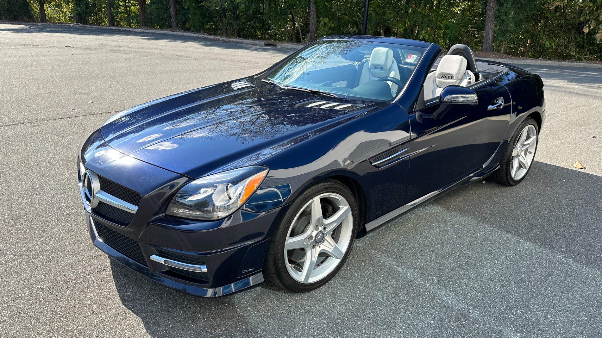 Used 2015 Mercedes-Benz SLK-Class SLK 250 / SPORT / PREMIUM / MAGIC SKY GLASS ROOF / DASH CLOCK for sale $23,495 at Formula Imports in Charlotte NC 28227 2