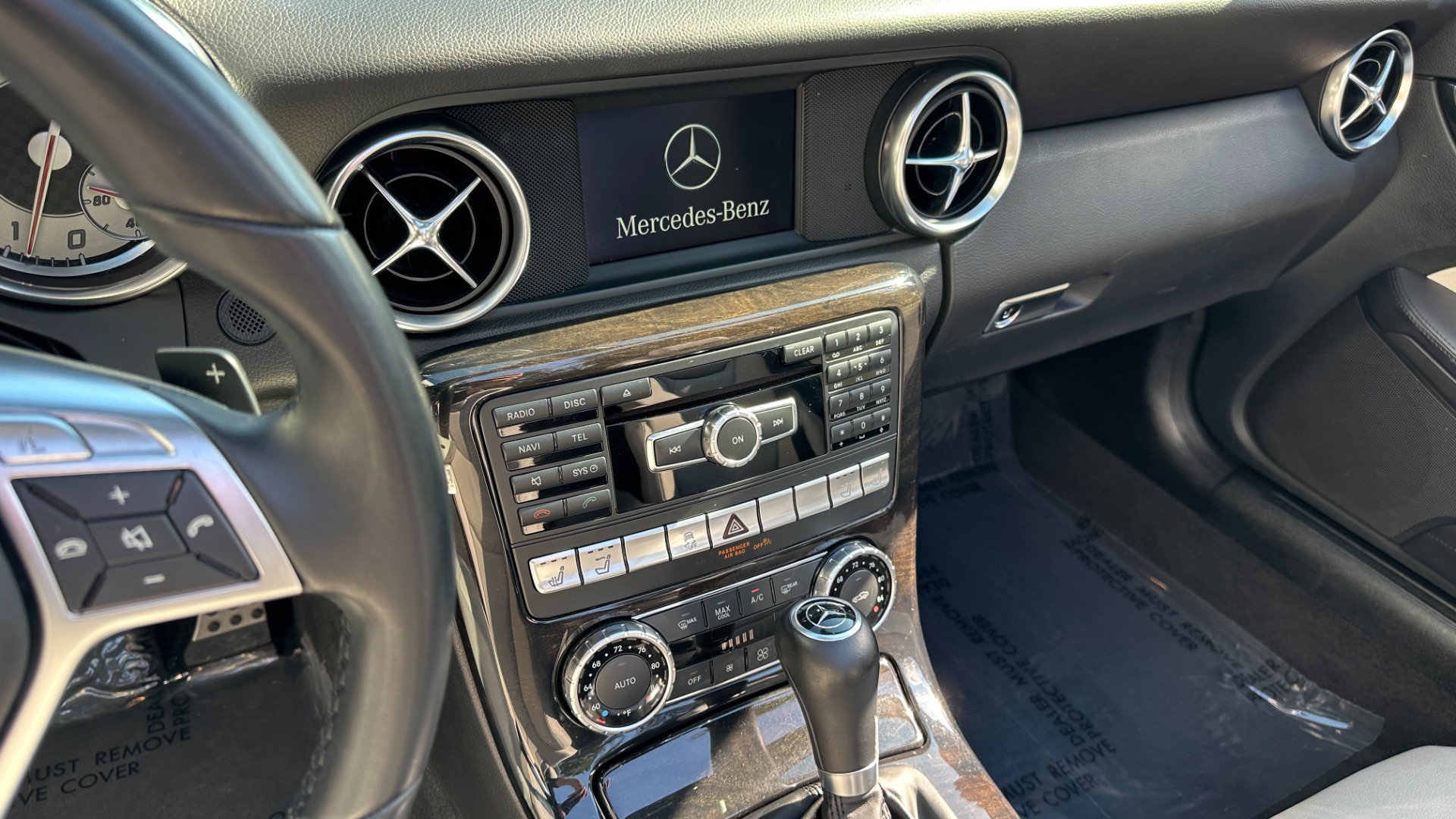 Used 2015 Mercedes-Benz SLK-Class SLK 250 / SPORT / PREMIUM / MAGIC SKY GLASS ROOF / DASH CLOCK for sale $23,495 at Formula Imports in Charlotte NC 28227 20
