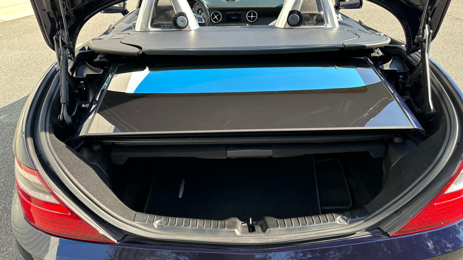 Used 2015 Mercedes-Benz SLK-Class SLK 250 / SPORT / PREMIUM / MAGIC SKY GLASS ROOF / DASH CLOCK for sale $23,495 at Formula Imports in Charlotte NC 28227 24