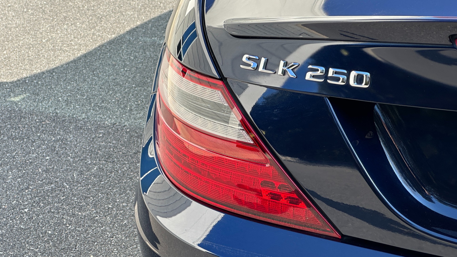 Used 2015 Mercedes-Benz SLK-Class SLK 250 / SPORT / PREMIUM / MAGIC SKY GLASS ROOF / DASH CLOCK for sale $23,495 at Formula Imports in Charlotte NC 28227 36