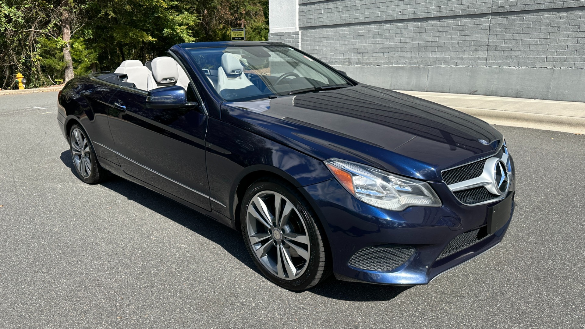 Used 2016 Mercedes-Benz E-Class E 400 // PREM PKG //BLUE TOP for sale $18,999 at Formula Imports in Charlotte NC 28227 3