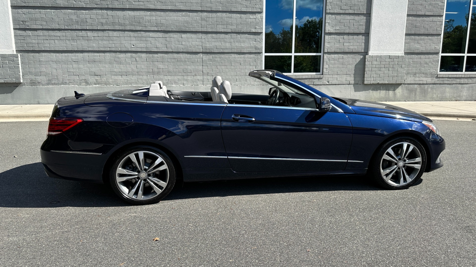 Used 2016 Mercedes-Benz E-Class E 400 for sale Sold at Formula Imports in Charlotte NC 28227 4