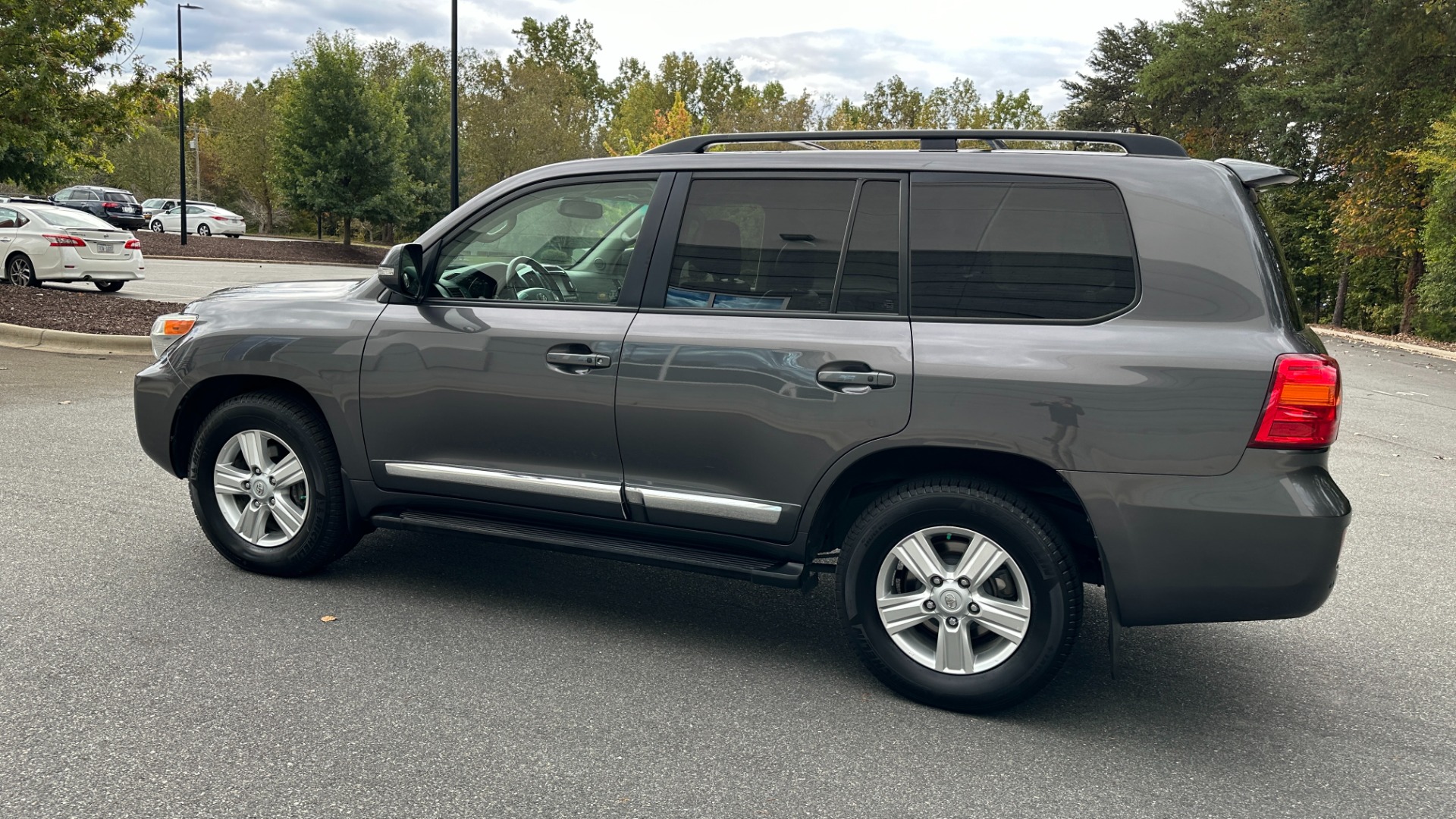 Used 2015 Toyota Land Cruiser 3 ROW / LEATHER / DVD / 4X4 / LOADED ...