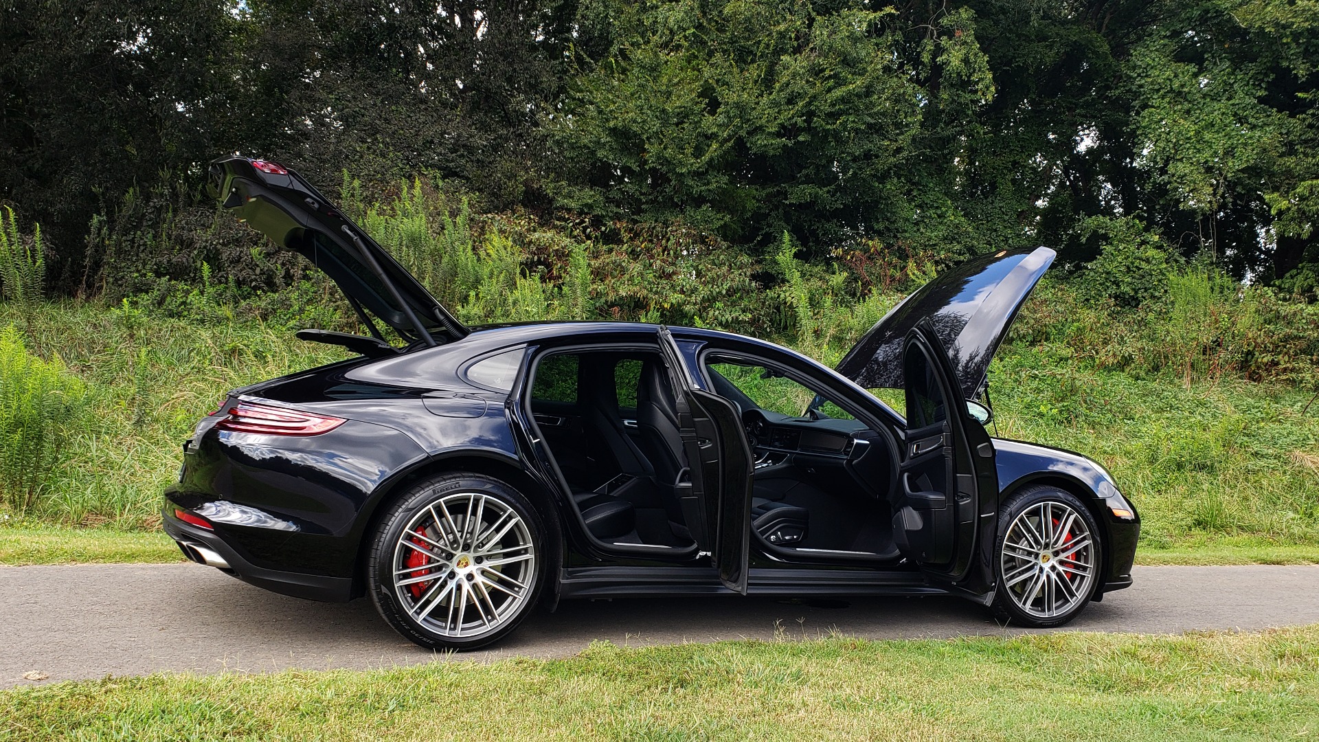 Used 2017 Porsche PANAMERA TURBO AWD / 4.0L V8 / AUTO / NAV / BOSE / REARVIEW / 21IN WHEELS for sale Sold at Formula Imports in Charlotte NC 28227 17