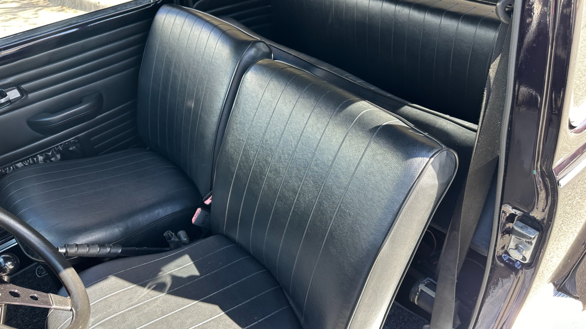 Used 1967 Volkswagen BEETLE CUSTOM / SOUND SYSTEM / CUSTOM PAINT / RUNS AMAZING for sale $26,995 at Formula Imports in Charlotte NC 28227 16