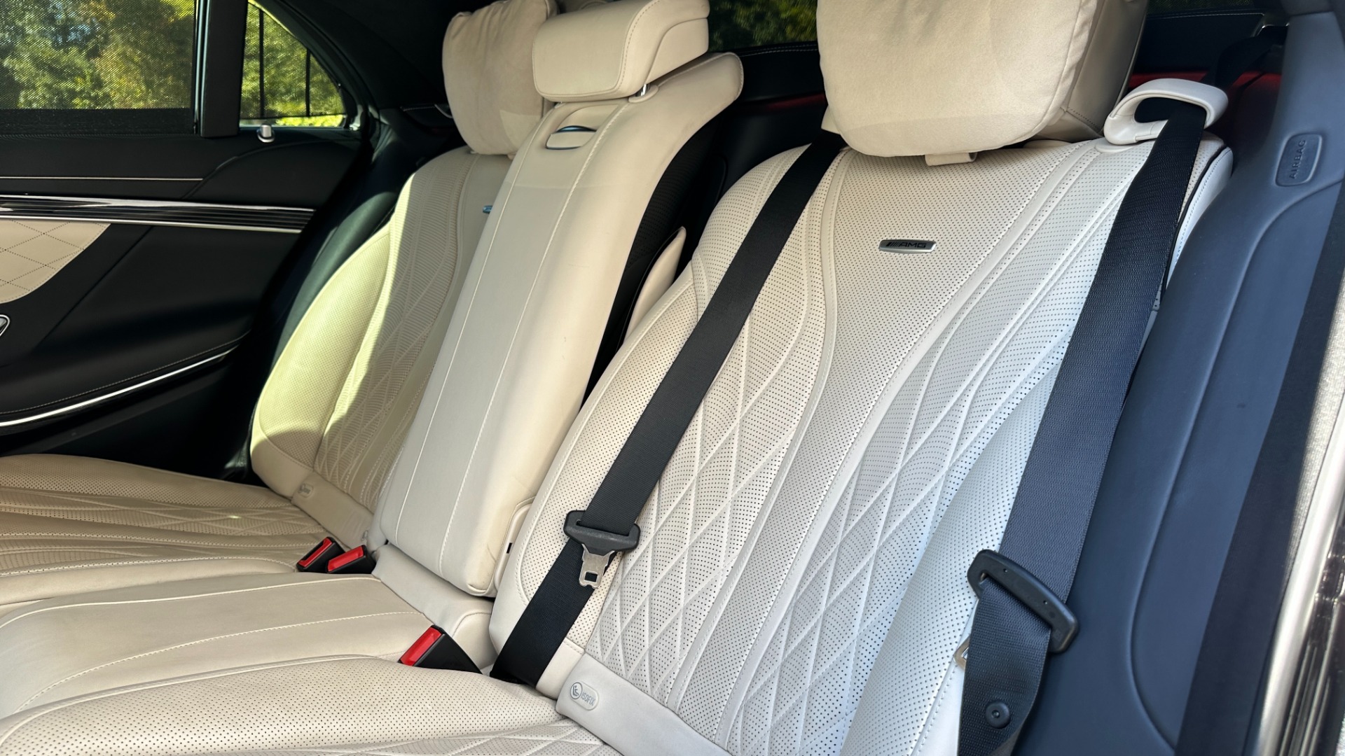 Used 2018 Mercedes-Benz S-Class AMG S 63 / EXCLUSIVE TRIM / DRIVER ASSIST / WARMTH AND COMFORT for sale $61,995 at Formula Imports in Charlotte NC 28227 35