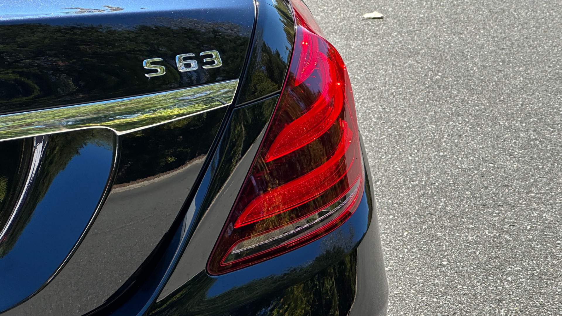 Used 2018 Mercedes-Benz S-Class AMG S 63 / EXCLUSIVE TRIM / DRIVER ASSIST / WARMTH AND COMFORT for sale $61,995 at Formula Imports in Charlotte NC 28227 55