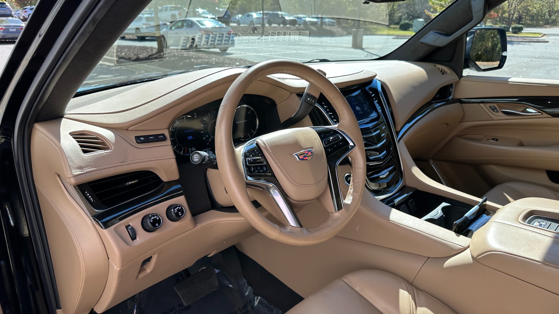Used 2020 Cadillac Escalade PLATINUM / DUB WHEELS / MAPLE SUGAR INTERIOR for sale $51,500 at Formula Imports in Charlotte NC 28227 11