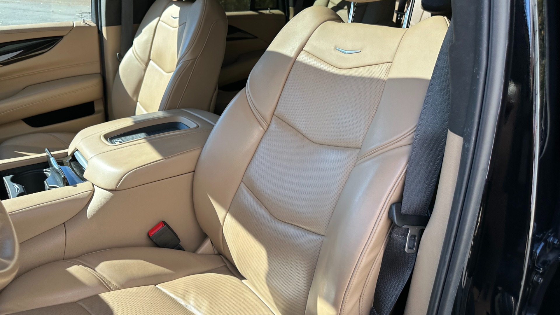 Used 2020 Cadillac Escalade PLATINUM / DUB WHEELS / MAPLE SUGAR INTERIOR for sale $51,500 at Formula Imports in Charlotte NC 28227 13