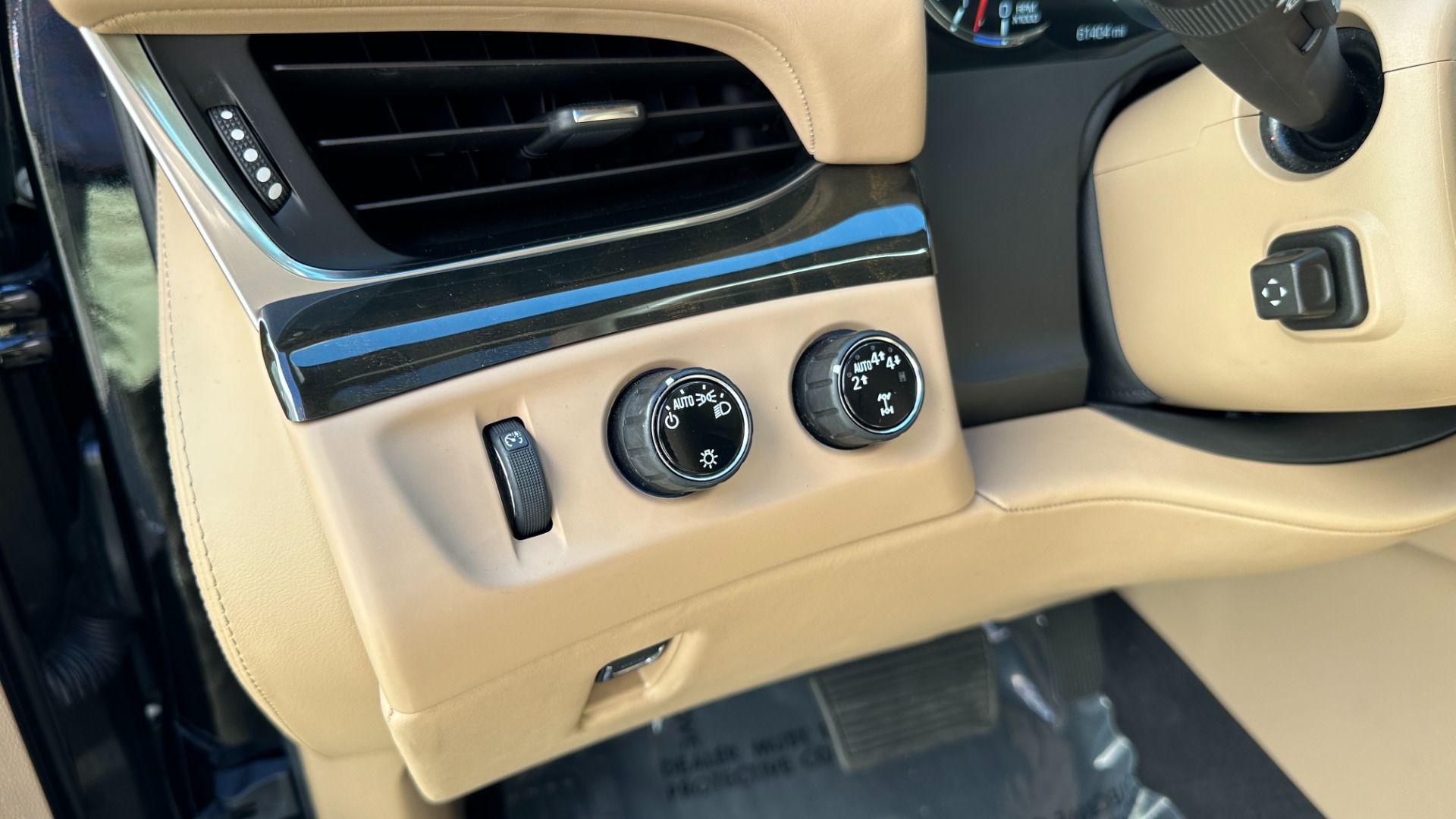 Used 2020 Cadillac Escalade PLATINUM / DUB WHEELS / MAPLE SUGAR INTERIOR for sale $51,500 at Formula Imports in Charlotte NC 28227 16